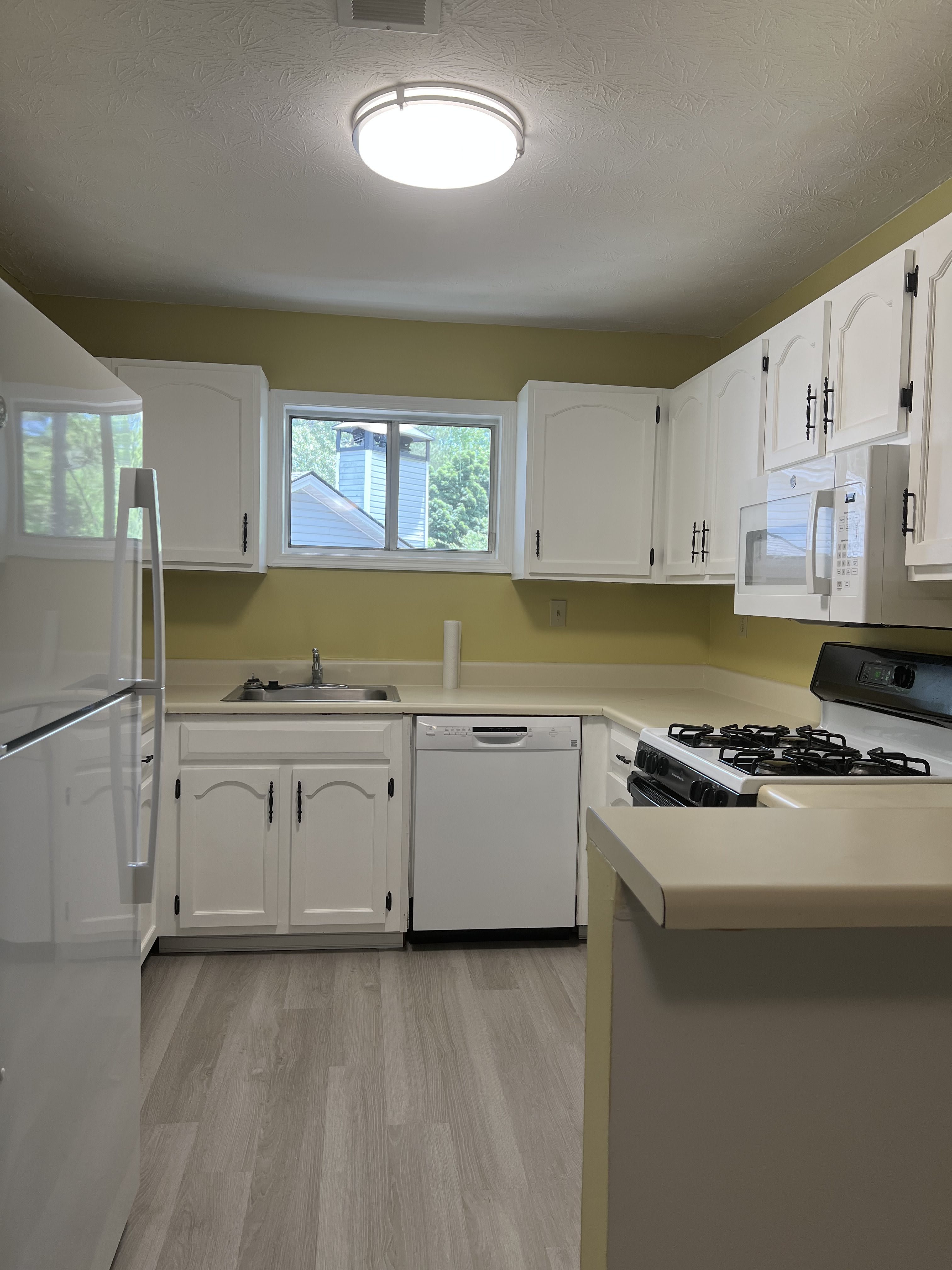 1648 Raleigh Cir – photo 3