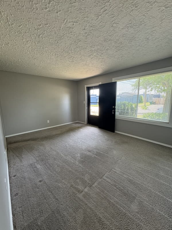 2726 Margaret Street – photo 4