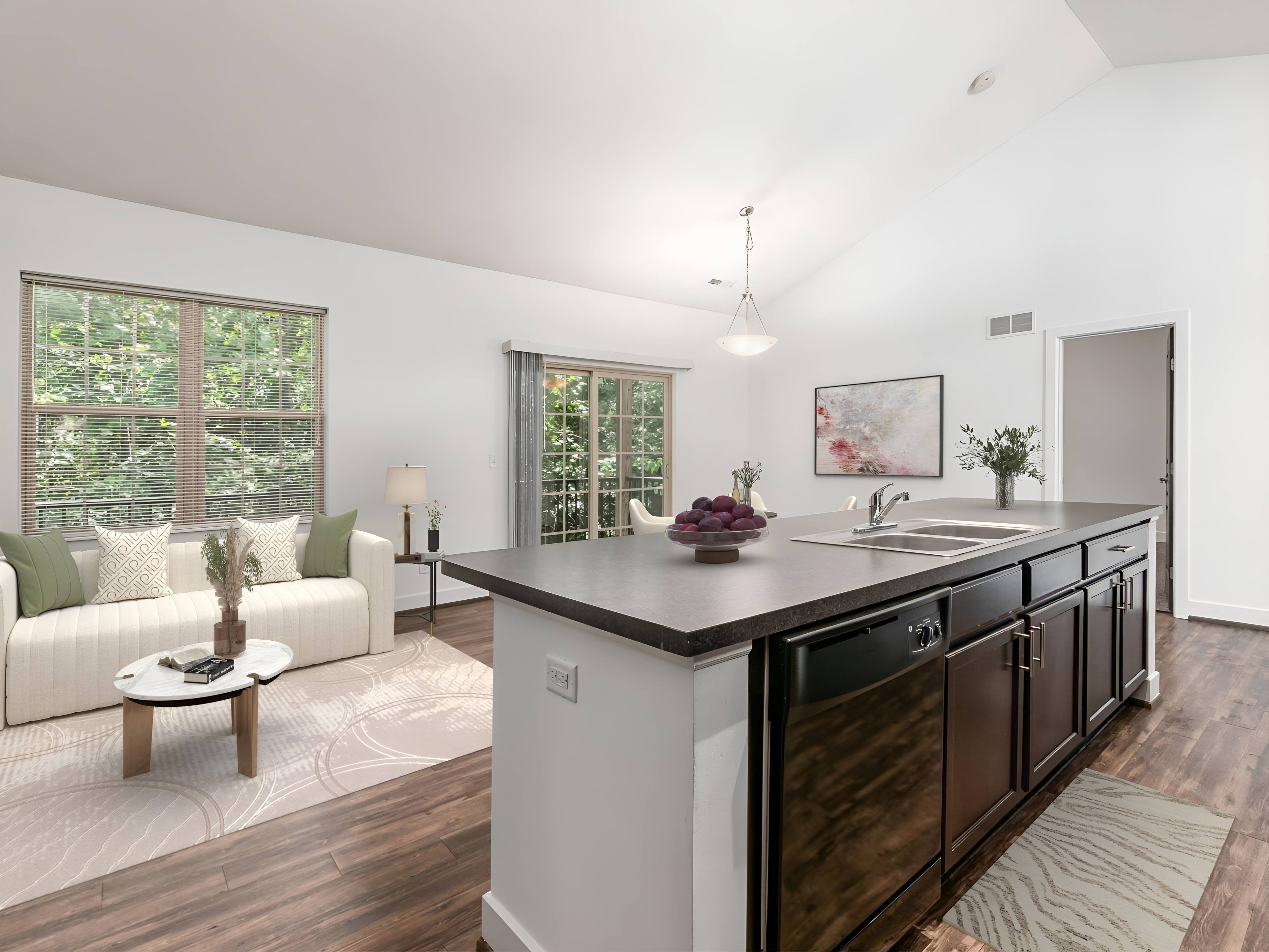 River View at Bexley Apartments – photo 2