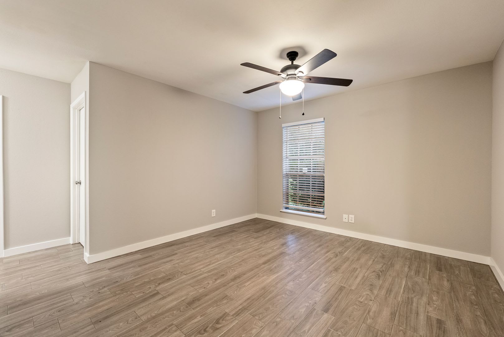 Beautiful 4 Bedroom, 2 Bathroom home in Northeast Austin, near Windsor Park!!! – photo 4