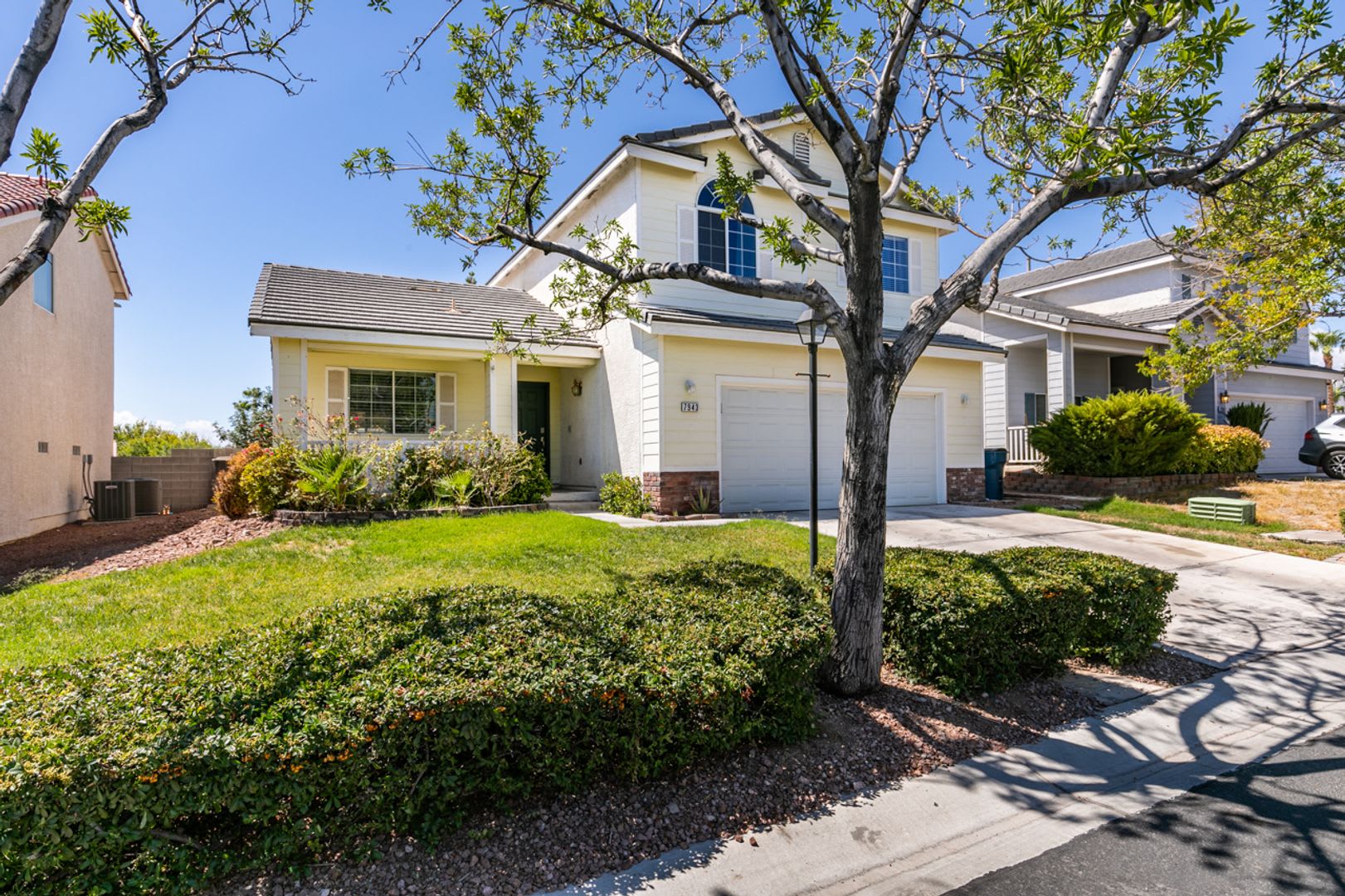 Highly Upgraded with Bedroom and Full Bathroom Downstairs / 4bd, 3bth – photo 3