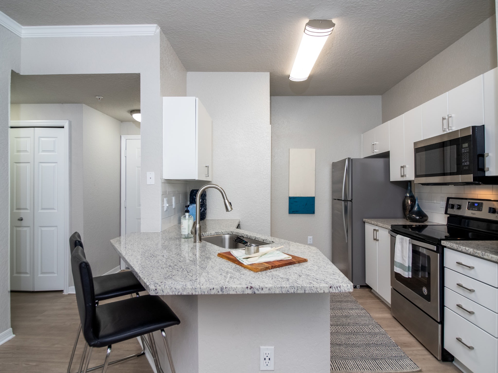 Lucerne at Lake Brandon Apartments – photo 3