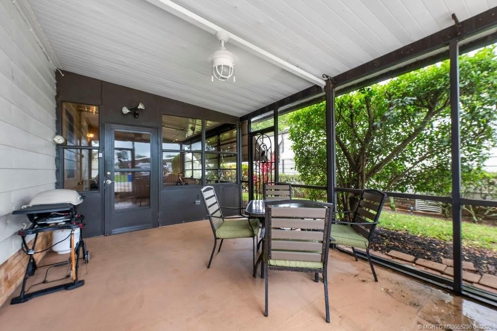 7894 SE Saratoga Drive – photo 5