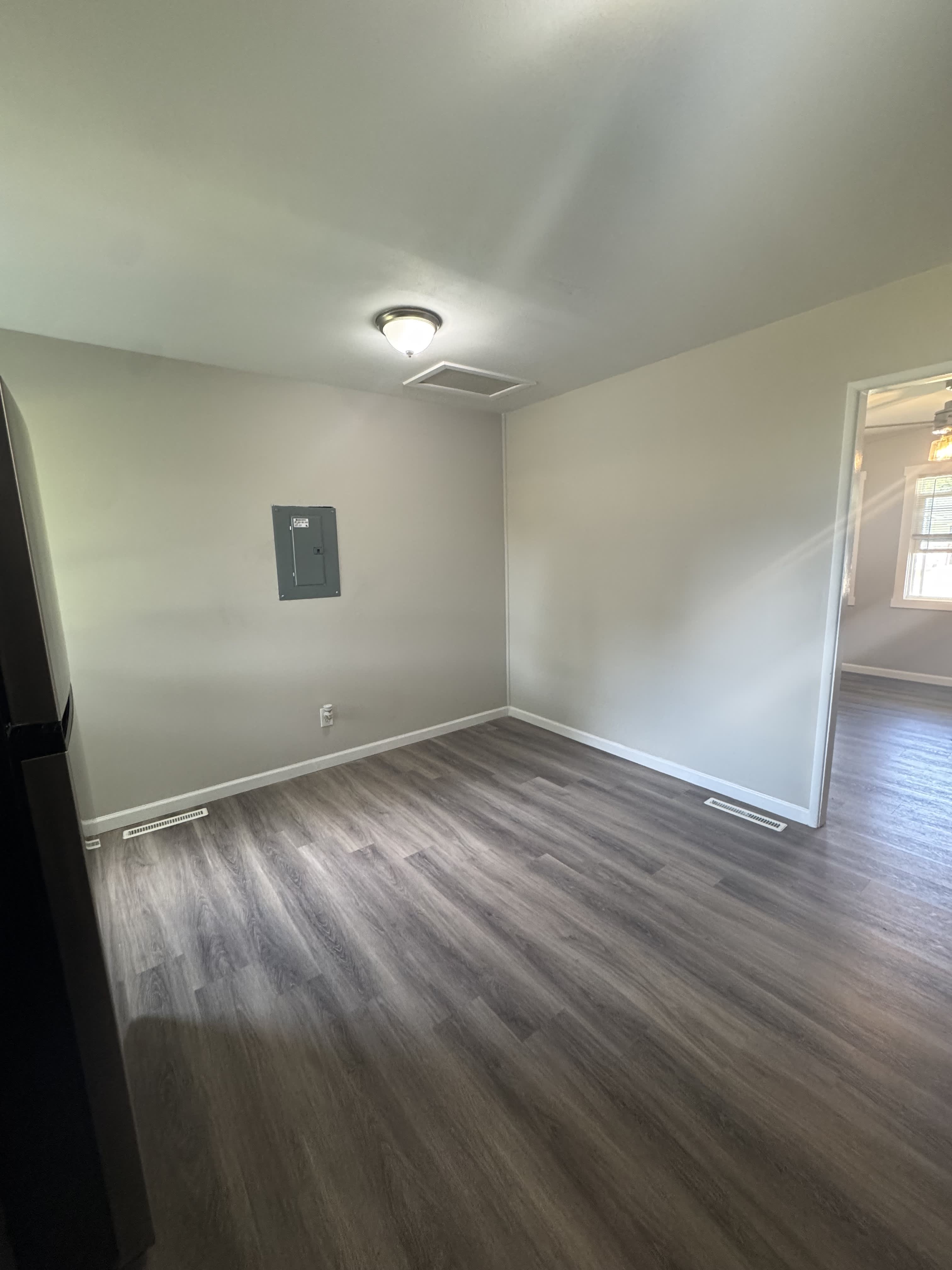 2200 Glen Drive – photo 2