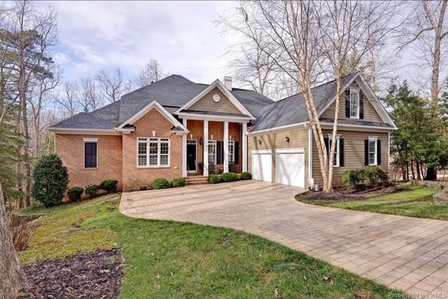 160 Broadmoor – photo 2
