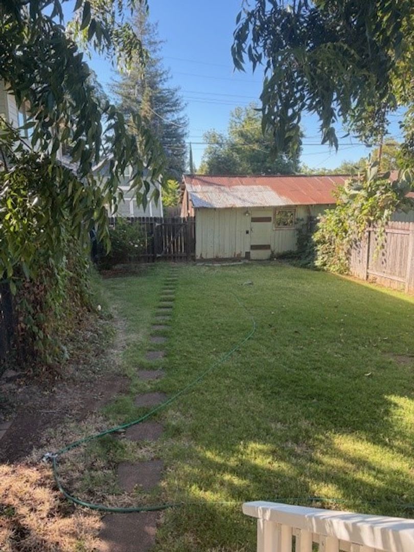 2 Bedroom 1 5 Bathroom Old Folsom Charmer – photo 4