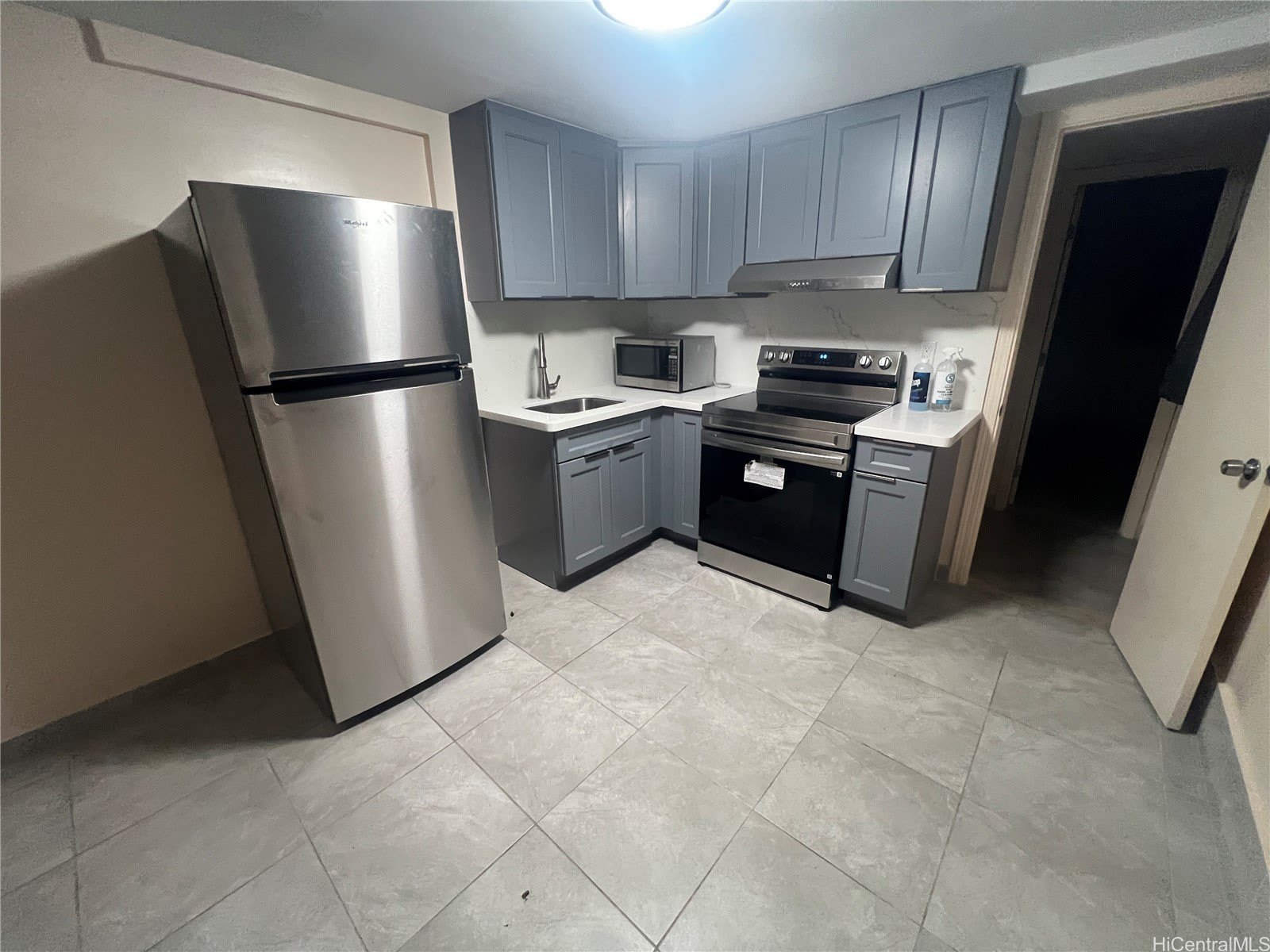 1239 Rycroft Street – photo 3
