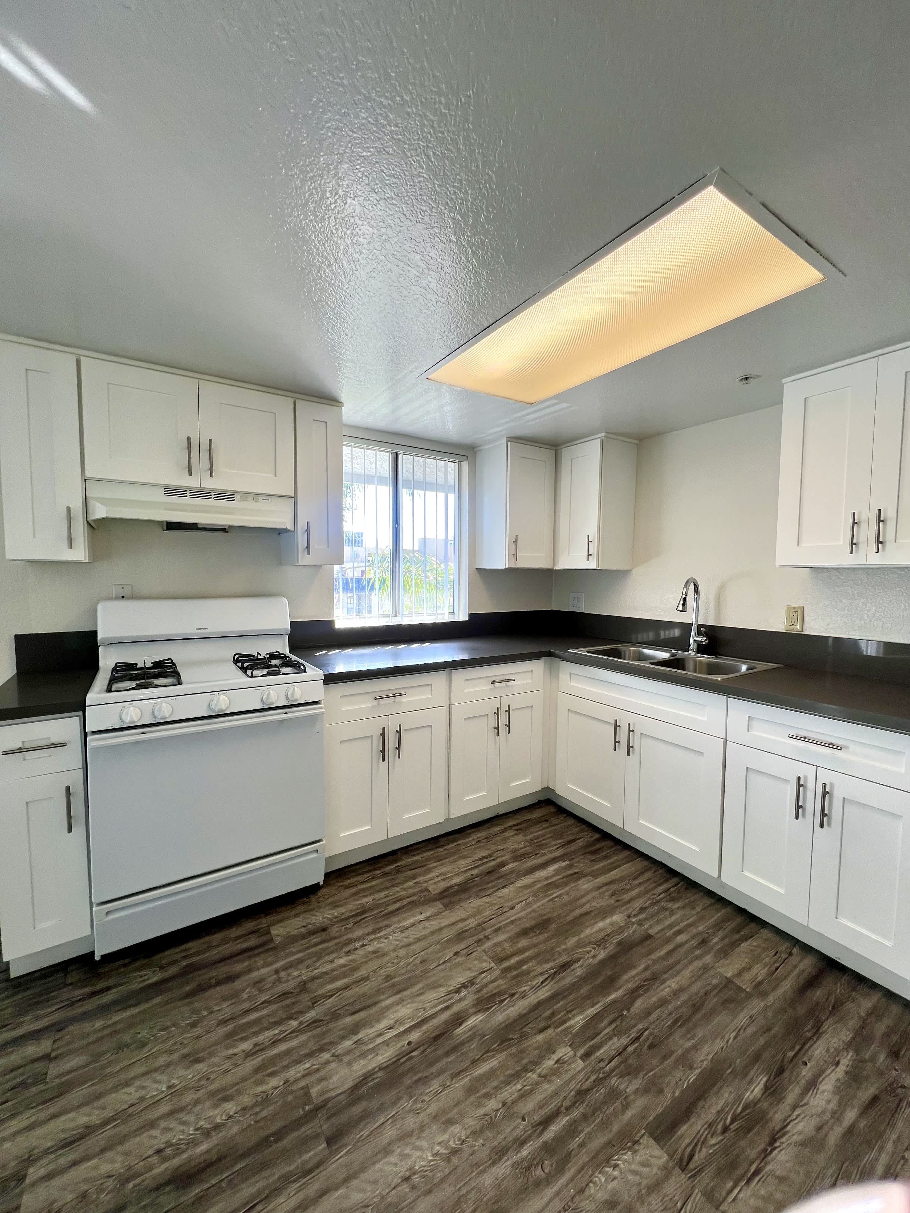 Park Tower Apartments – photo 3