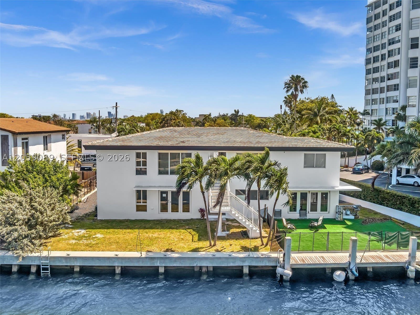 11900 N Bayshore Dr – photo 1