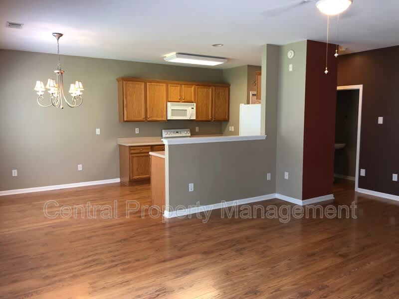 547 Clairidge Drive – photo 5