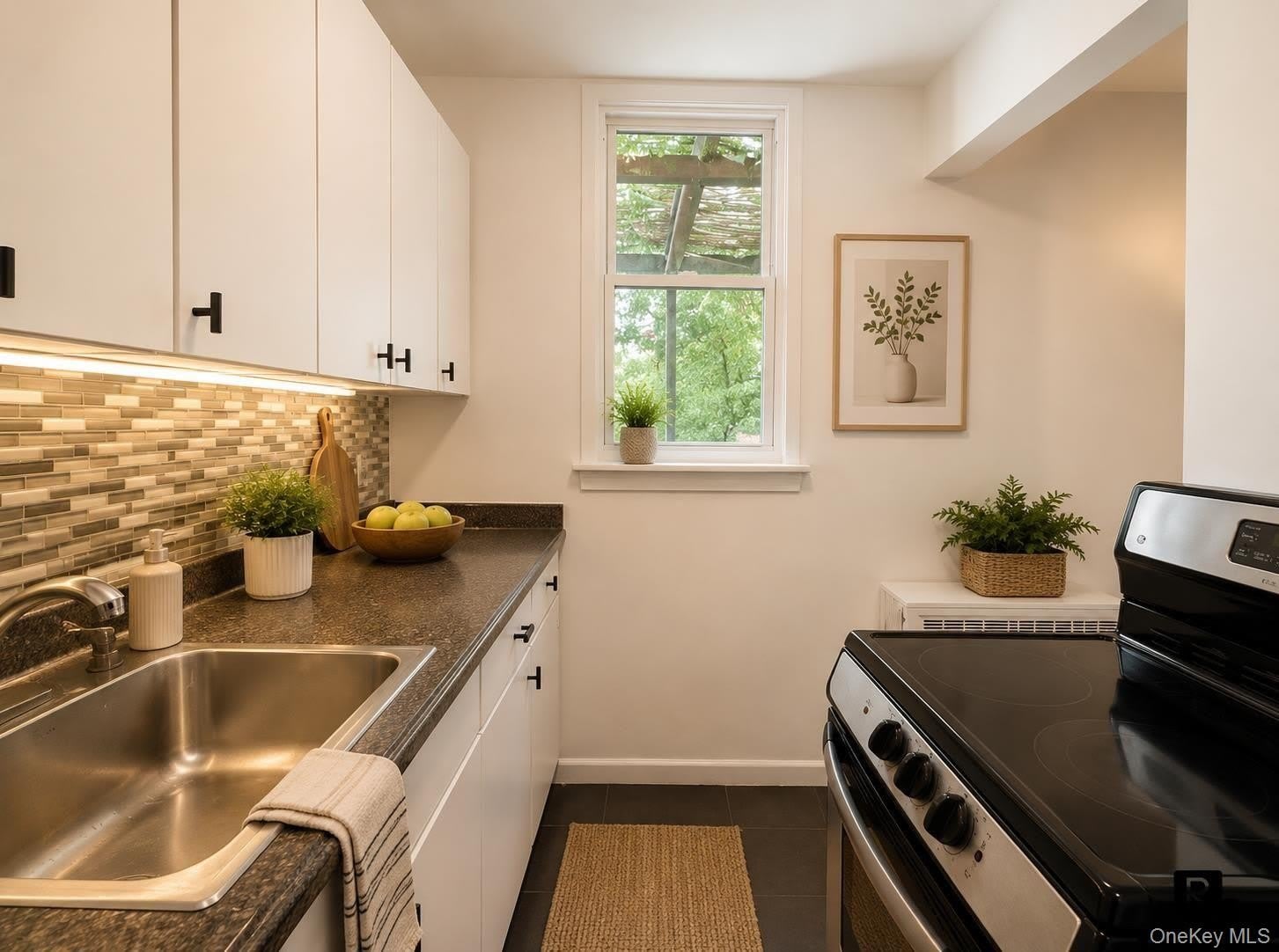 353 W 19th Street – photo 4