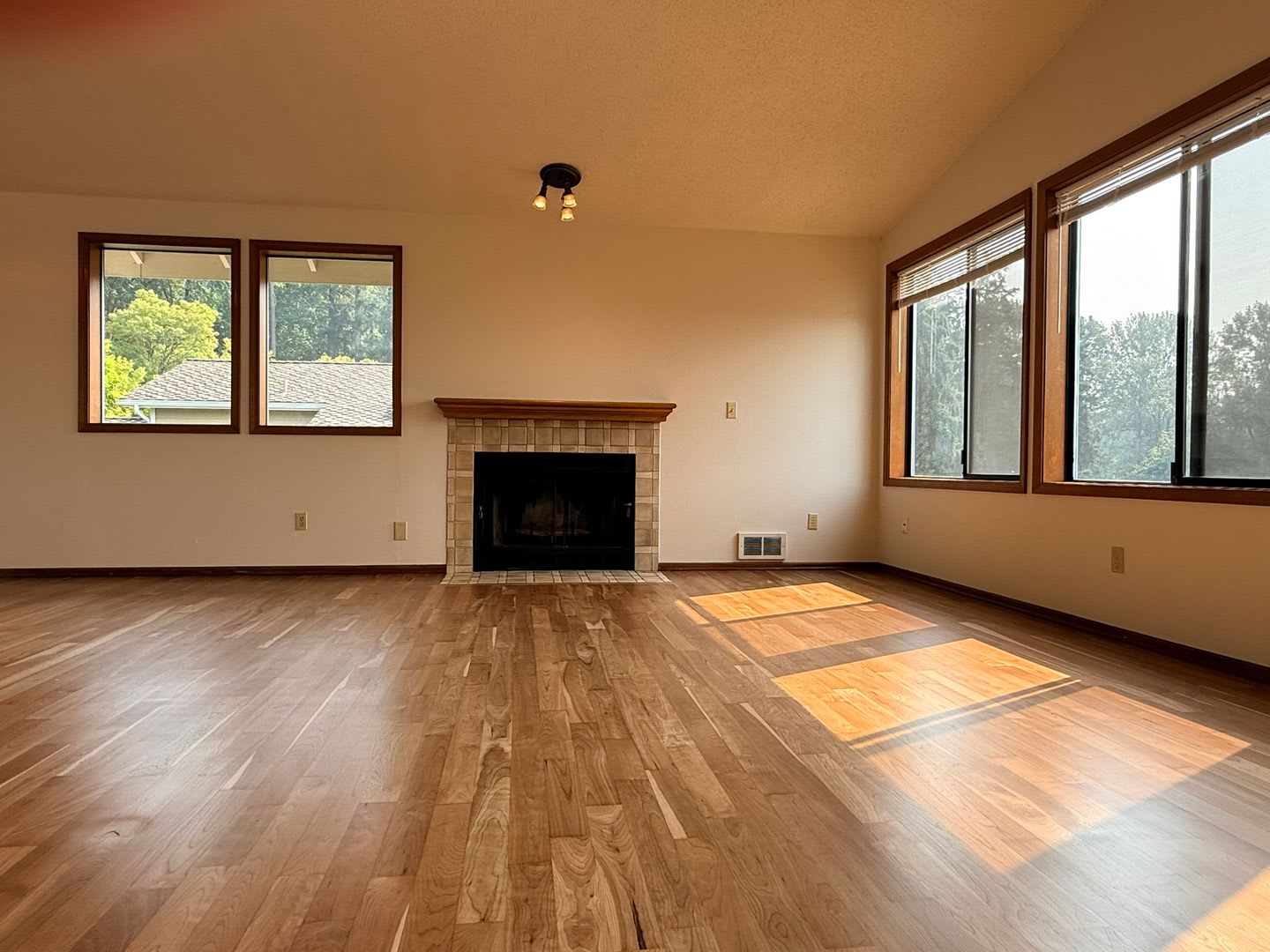3Bd 2Ba Renton Home – photo 3