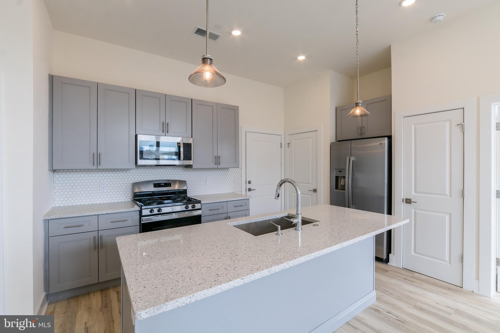 1129 Germantown Avenue – photo 5