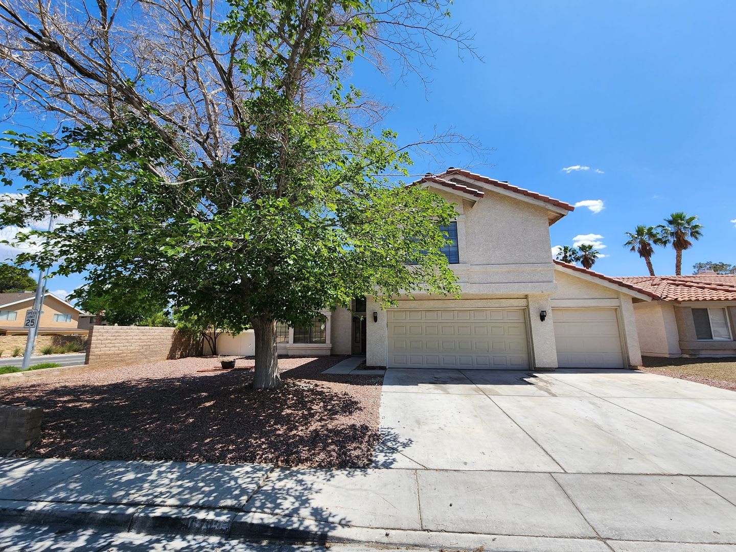 Gorgeous 4 Bedroom Corner Lot Home – photo 2