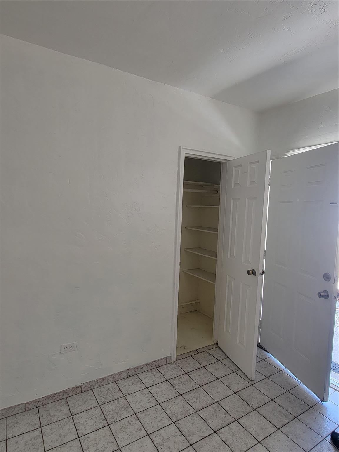 1822 JOHNSON Street – photo 5