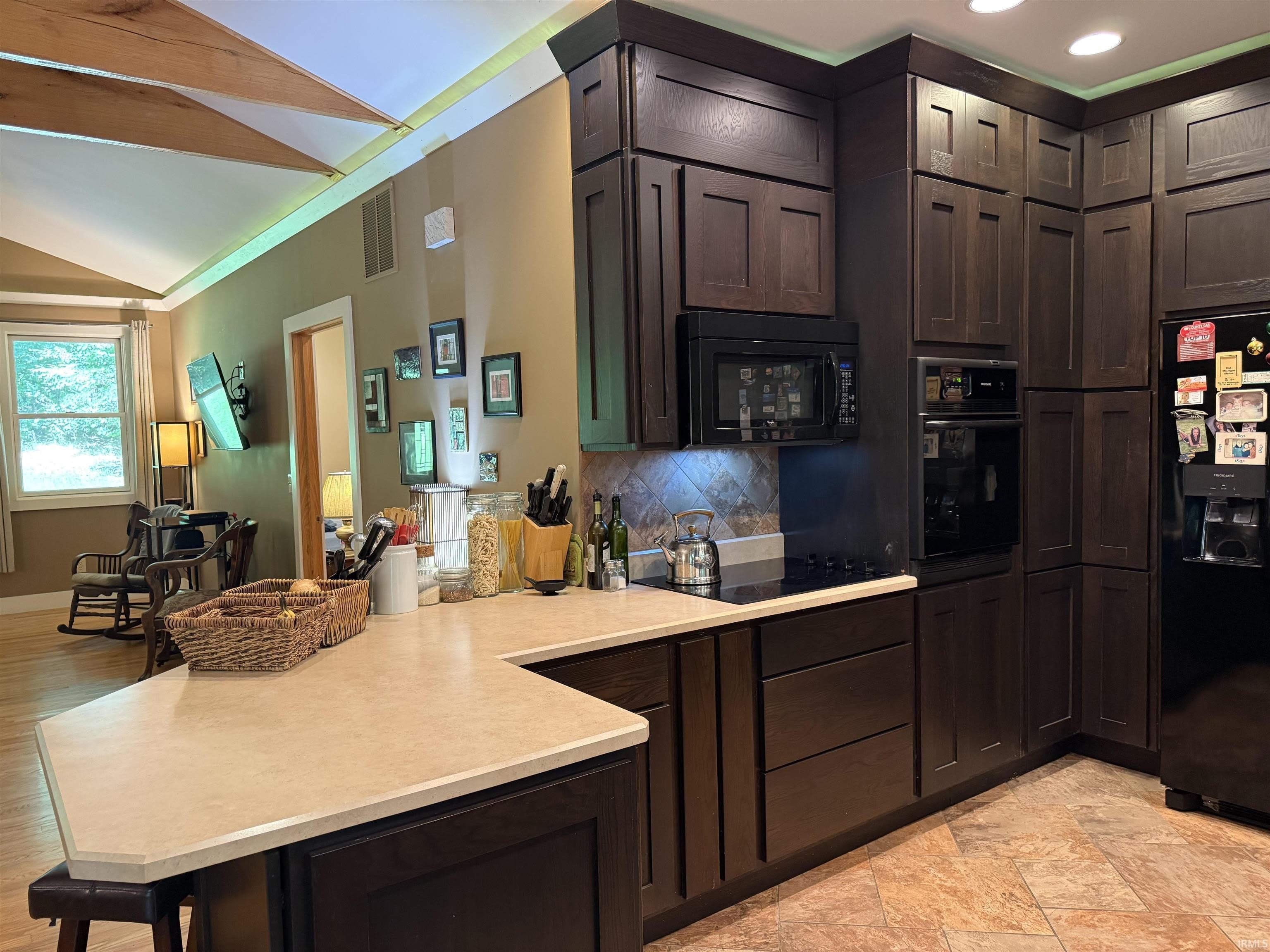 4666 N Pine Drive – photo 3