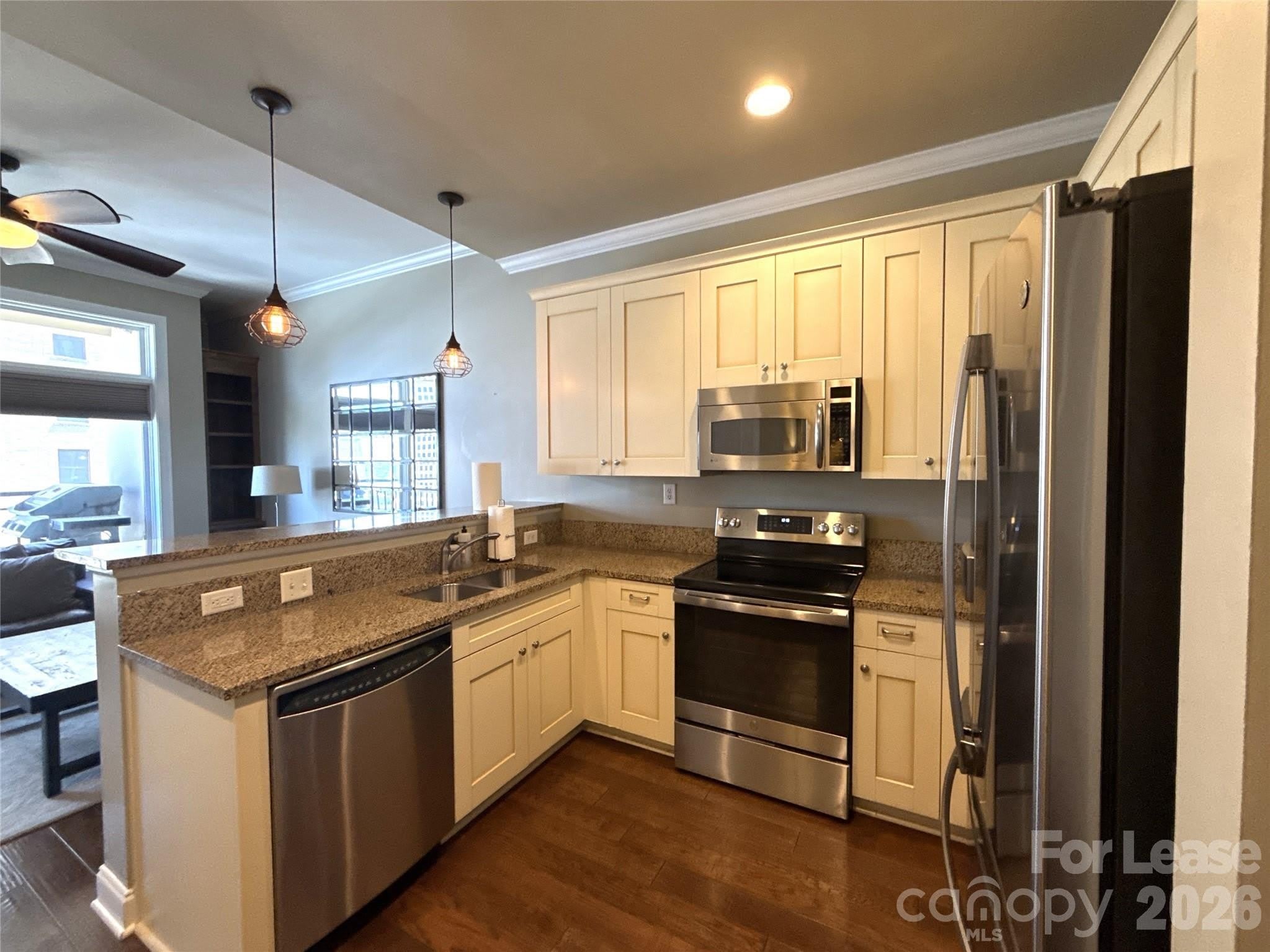 230 S Tryon Street – photo 3