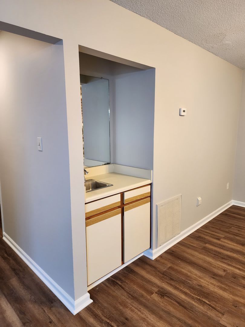 Available Mid September Spacious 2 Bedroom 2 Bath Townhome With Walk In Closets Fireplace And Washer Dryer Included – photo 5