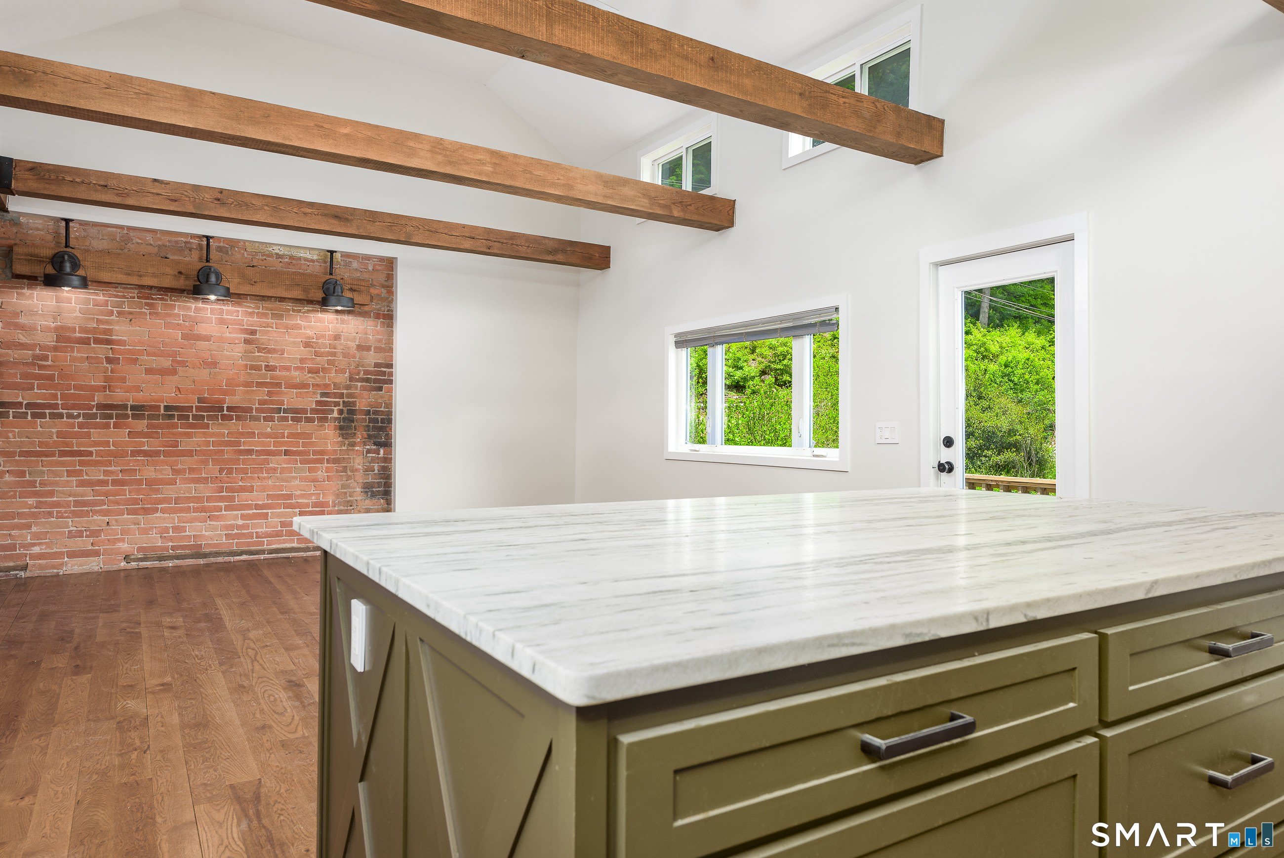 560 Manchester Road – photo 5