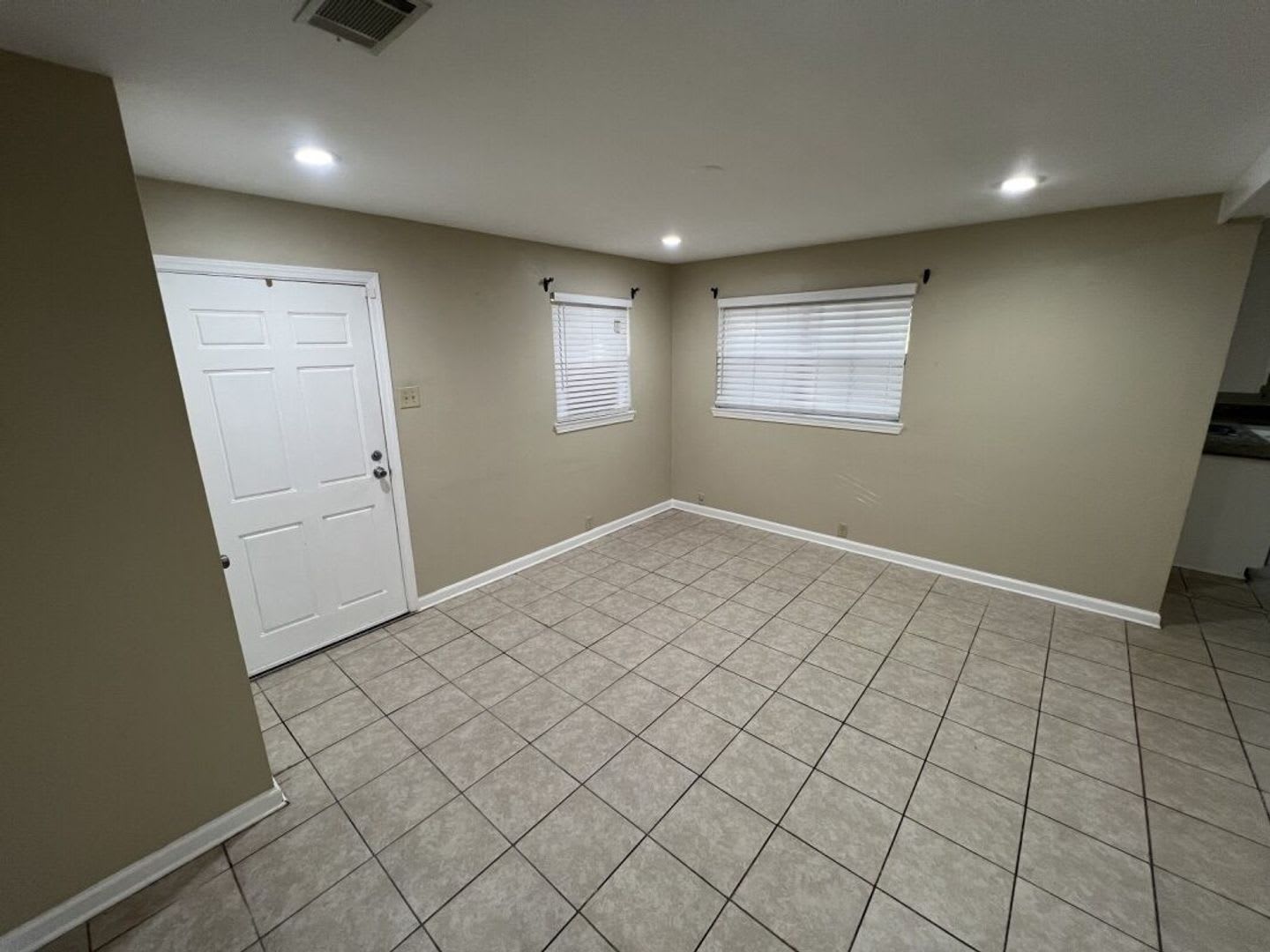 Newly updated! 3 bedroom, 1.5 bath home on corner lot in Crestaire Subd – photo 5