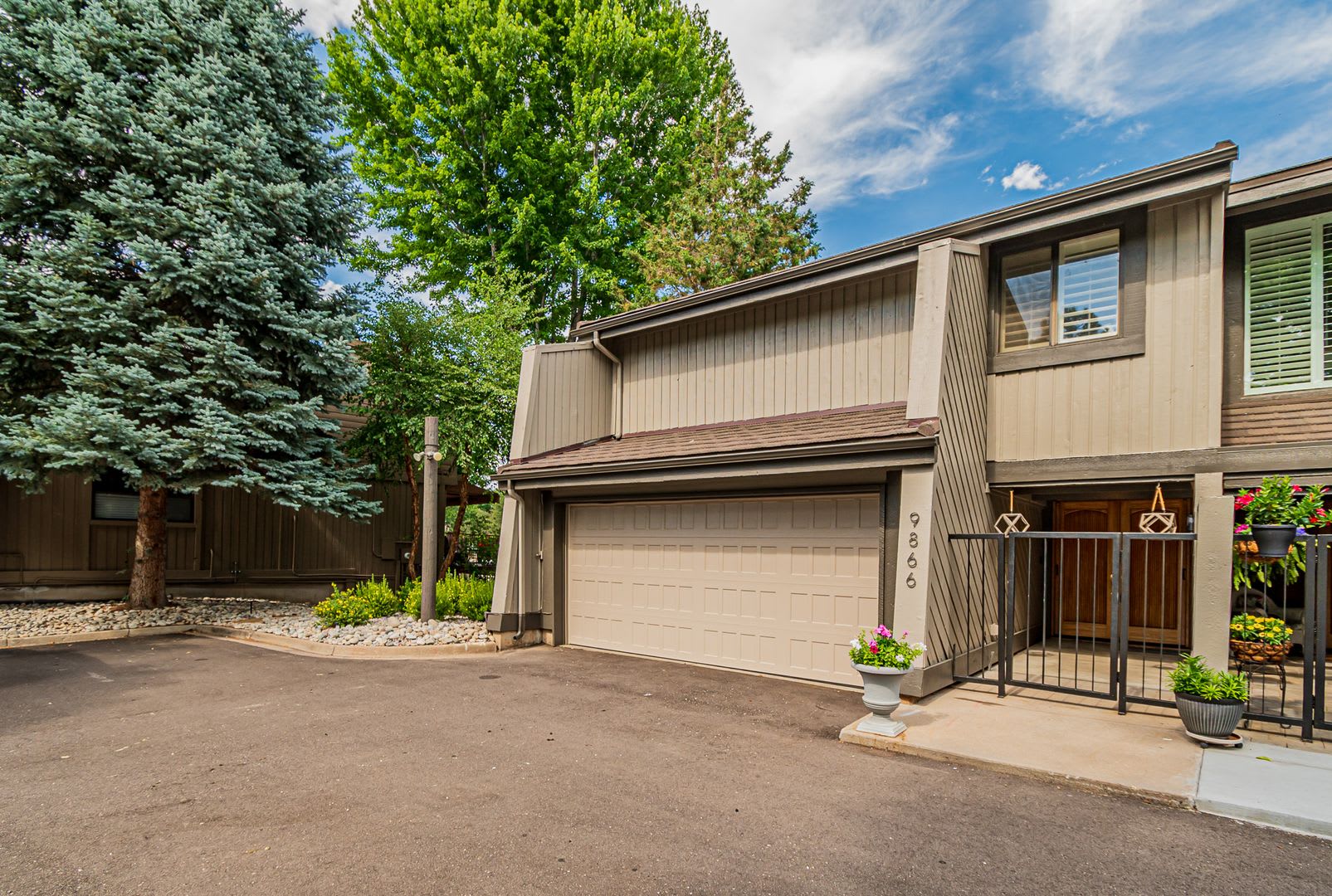 3BD, 2.5BA Arapahoe Lake Park Townhome Near DTC – photo 1