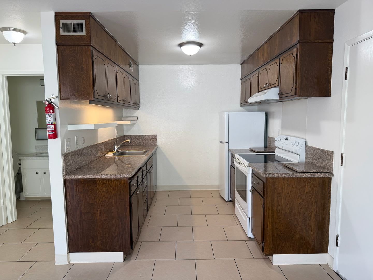 448 Richmond – photo 3