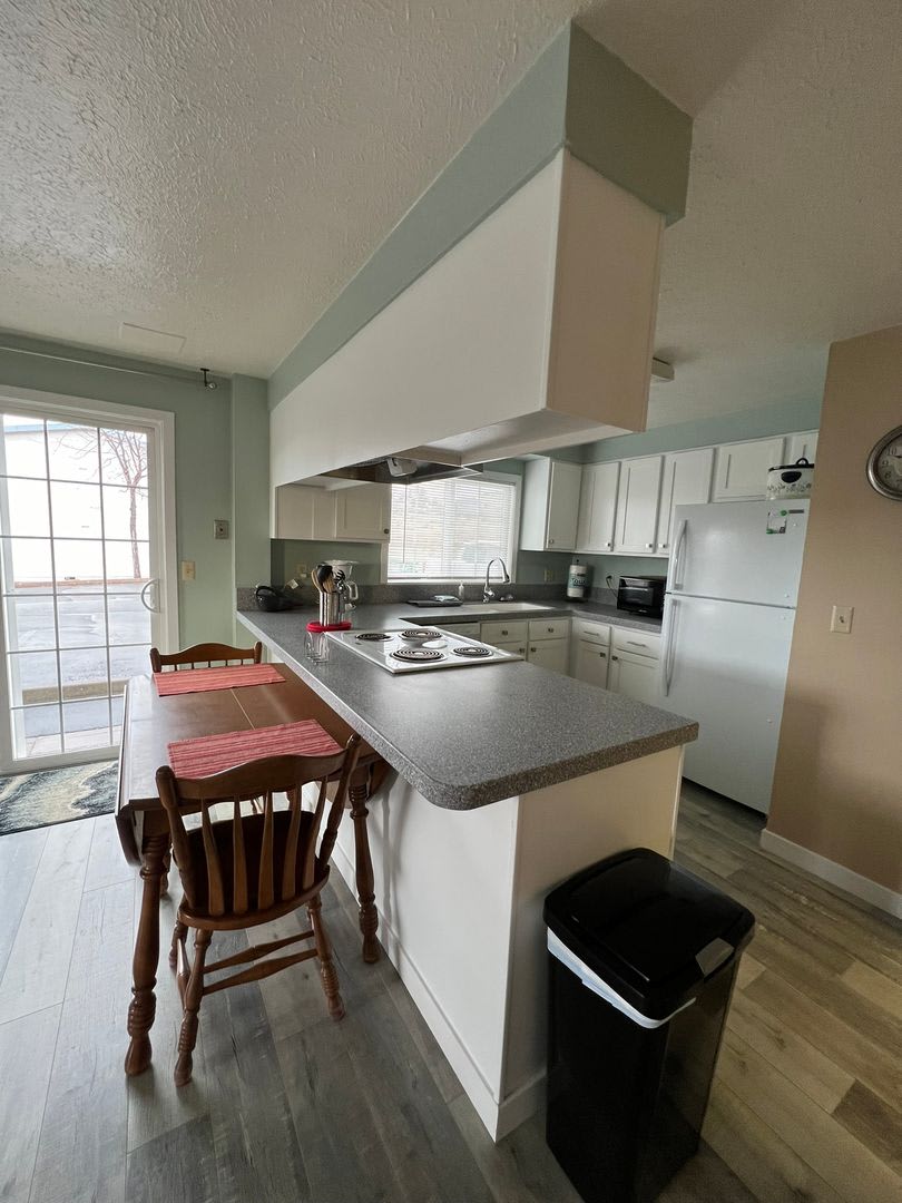 2 Bedroom, 1.5 Bathrooms – photo 3