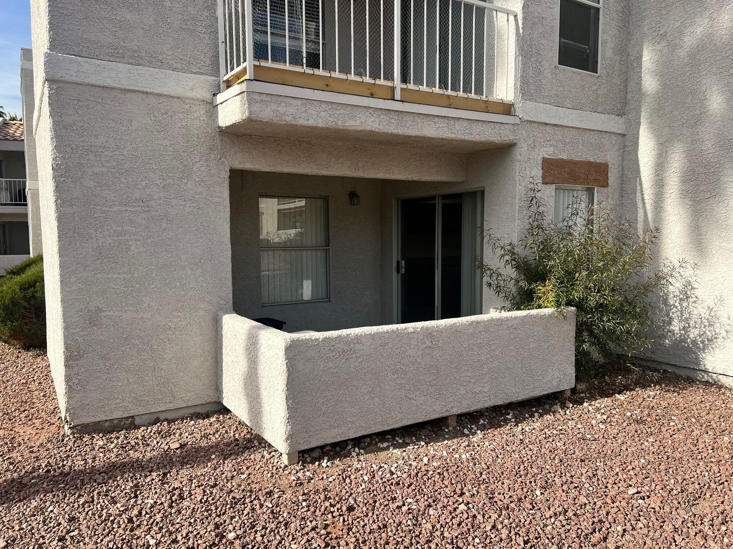 Lower level 2 bedroom close to pool. – photo 2