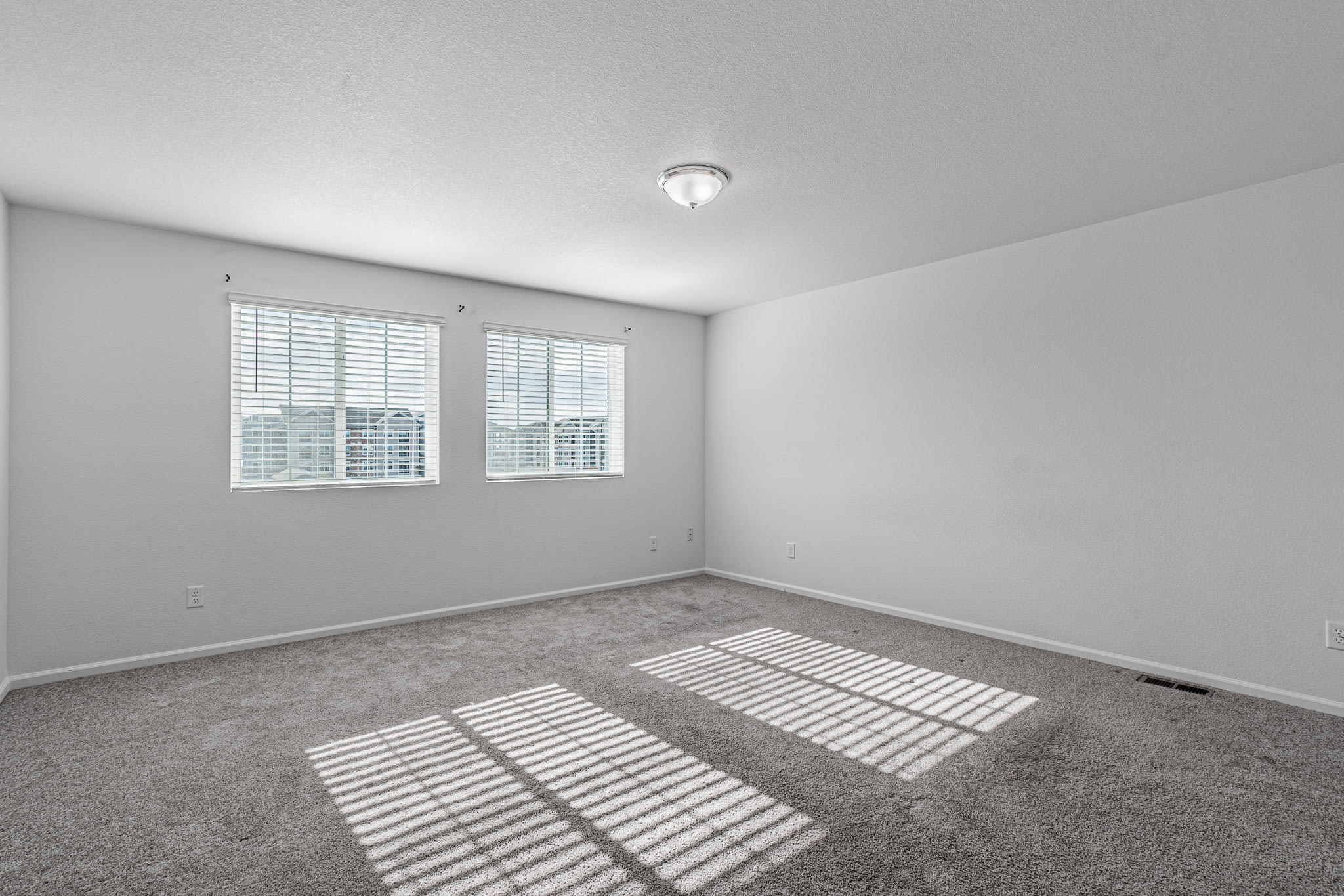 5377 N Andes St – photo 3