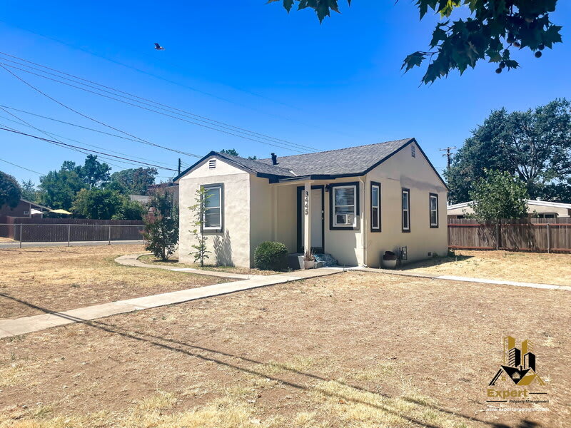 3445 Belden St – photo 1