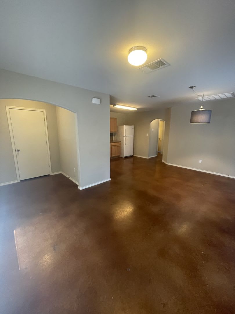 2 bedroom 1 bath adorable home – photo 5
