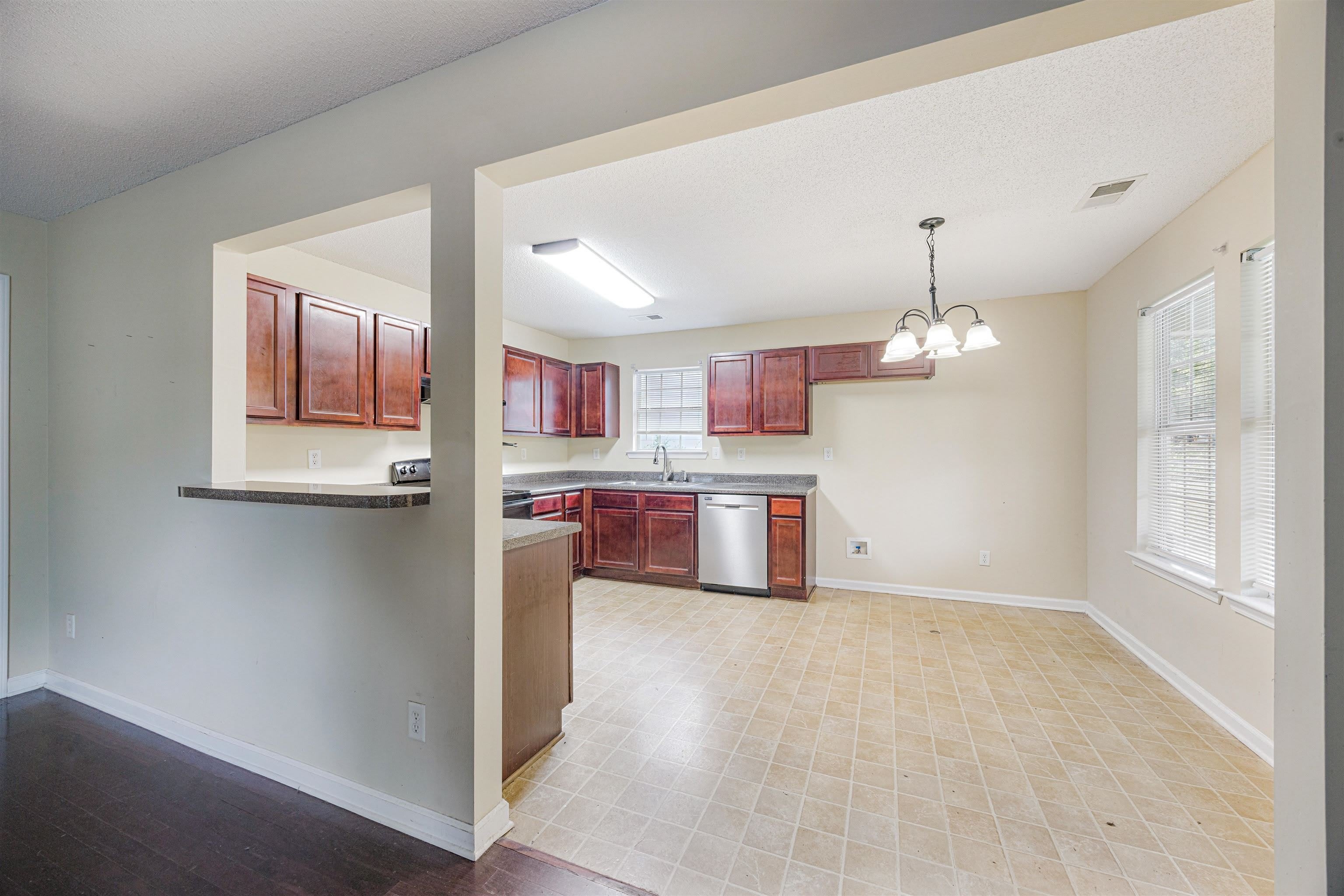 3144 HOPKINS Ave – photo 3