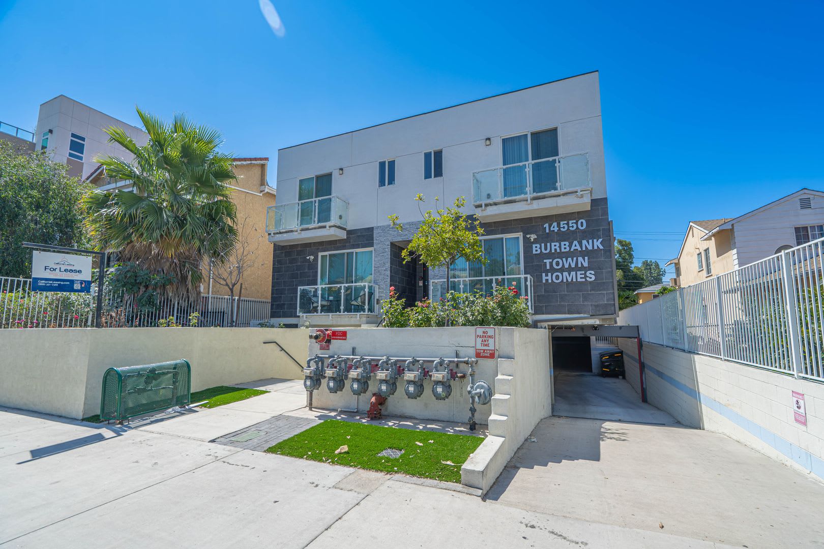 Beautiful 1-Bedroom Condo with an Office Space in Sherman Oaks! – photo 1