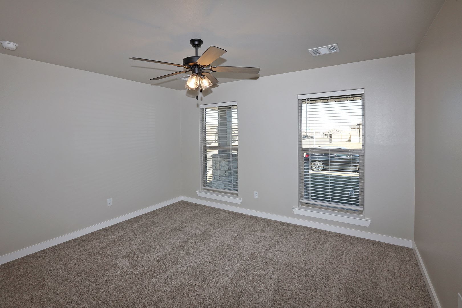 1841 Montaluse – photo 4