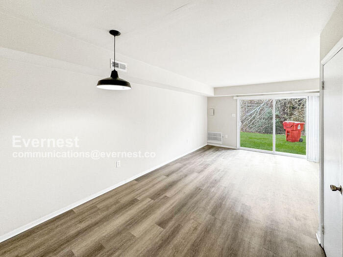 107 Newcastle Drive – photo 4