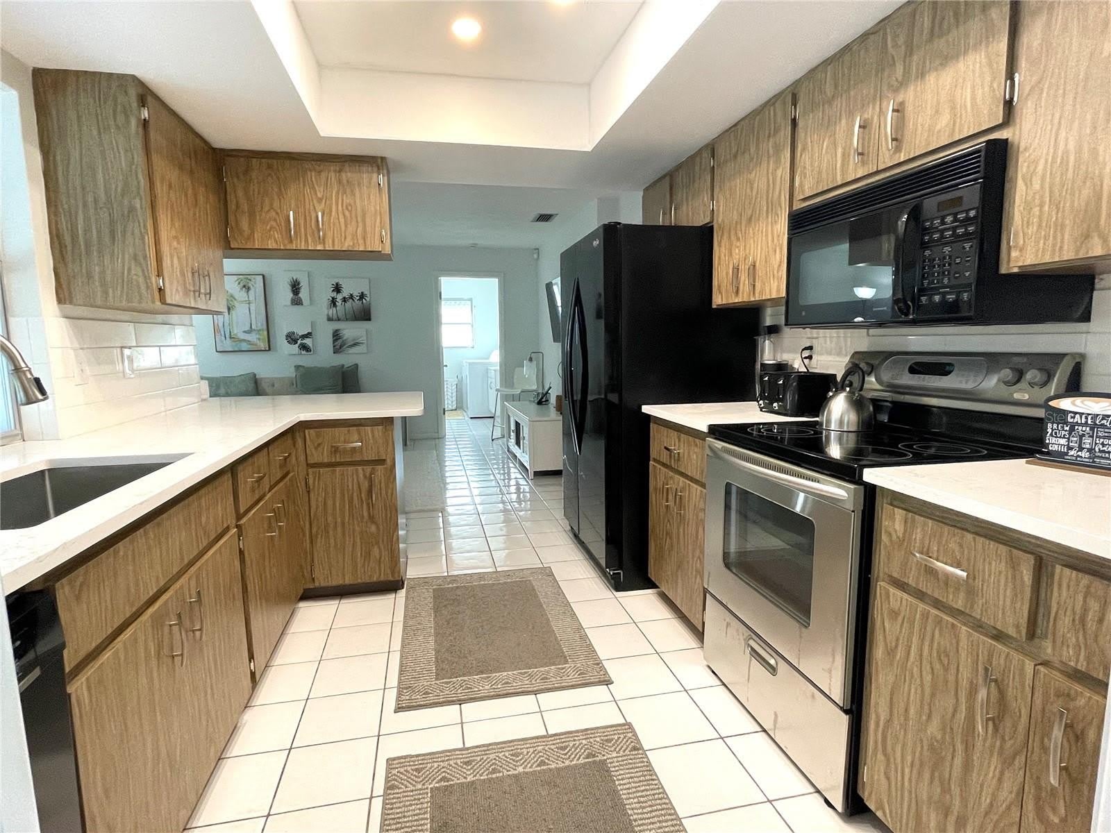 2908 Captiva Drive – photo 2