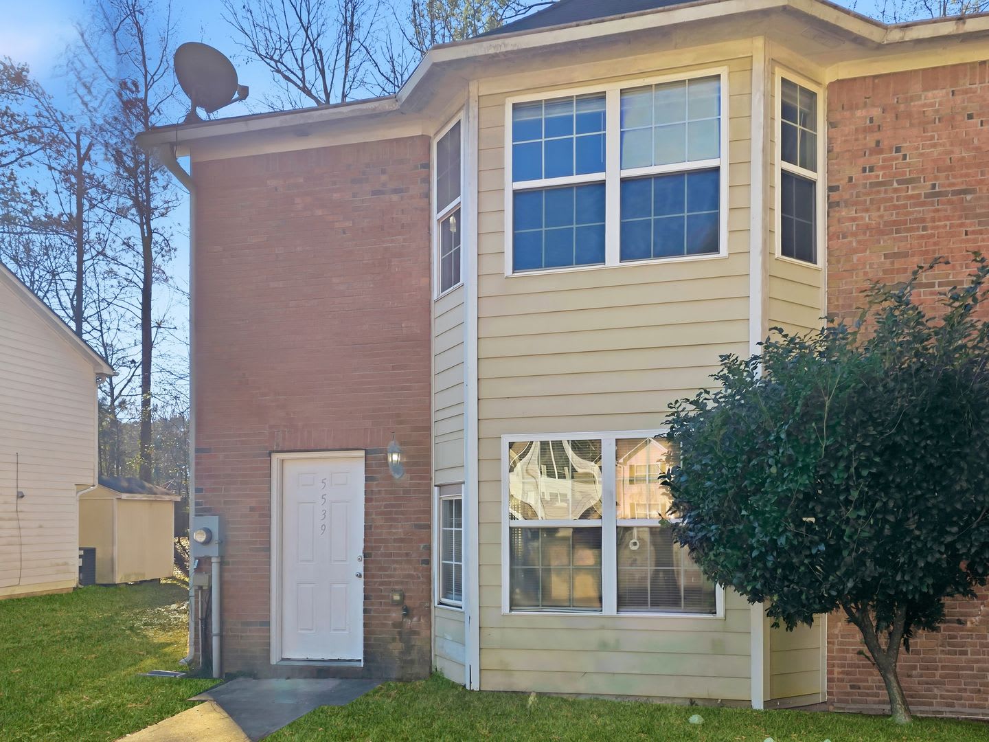 Updated 3BR Townhome Minutes from I-75, Airport & Downtown Atlanta – photo 2