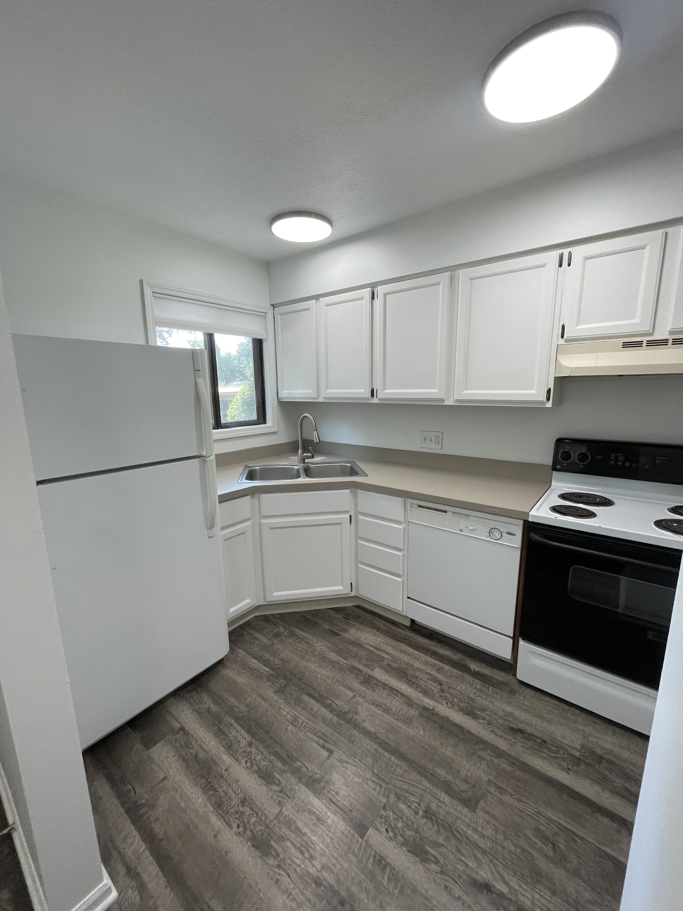 2166 Regency Drive – photo 1