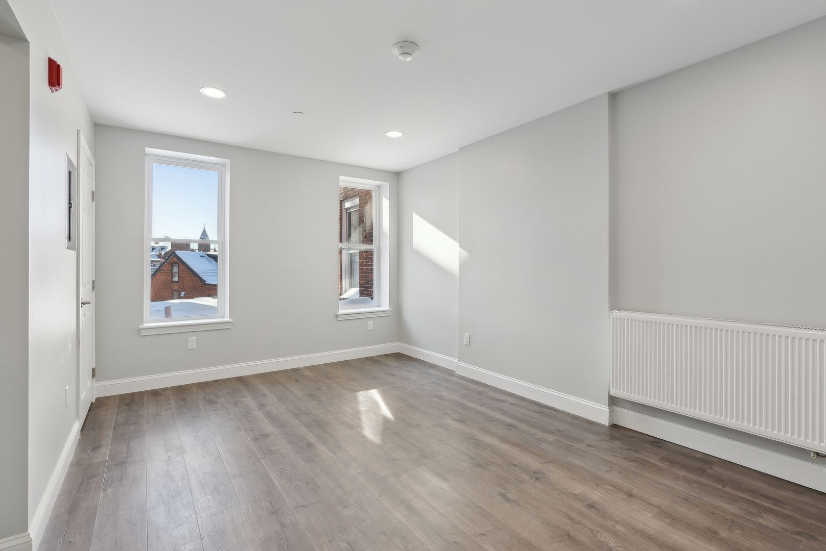 610 On Congress St Newer Studio Apt 1Ba 1470 00 Heat H20 Included Available 09 01 26 – photo 3