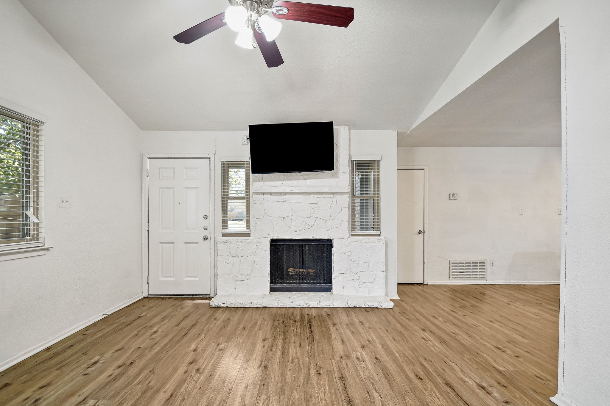 5623 Fountainwood Dr – photo 5