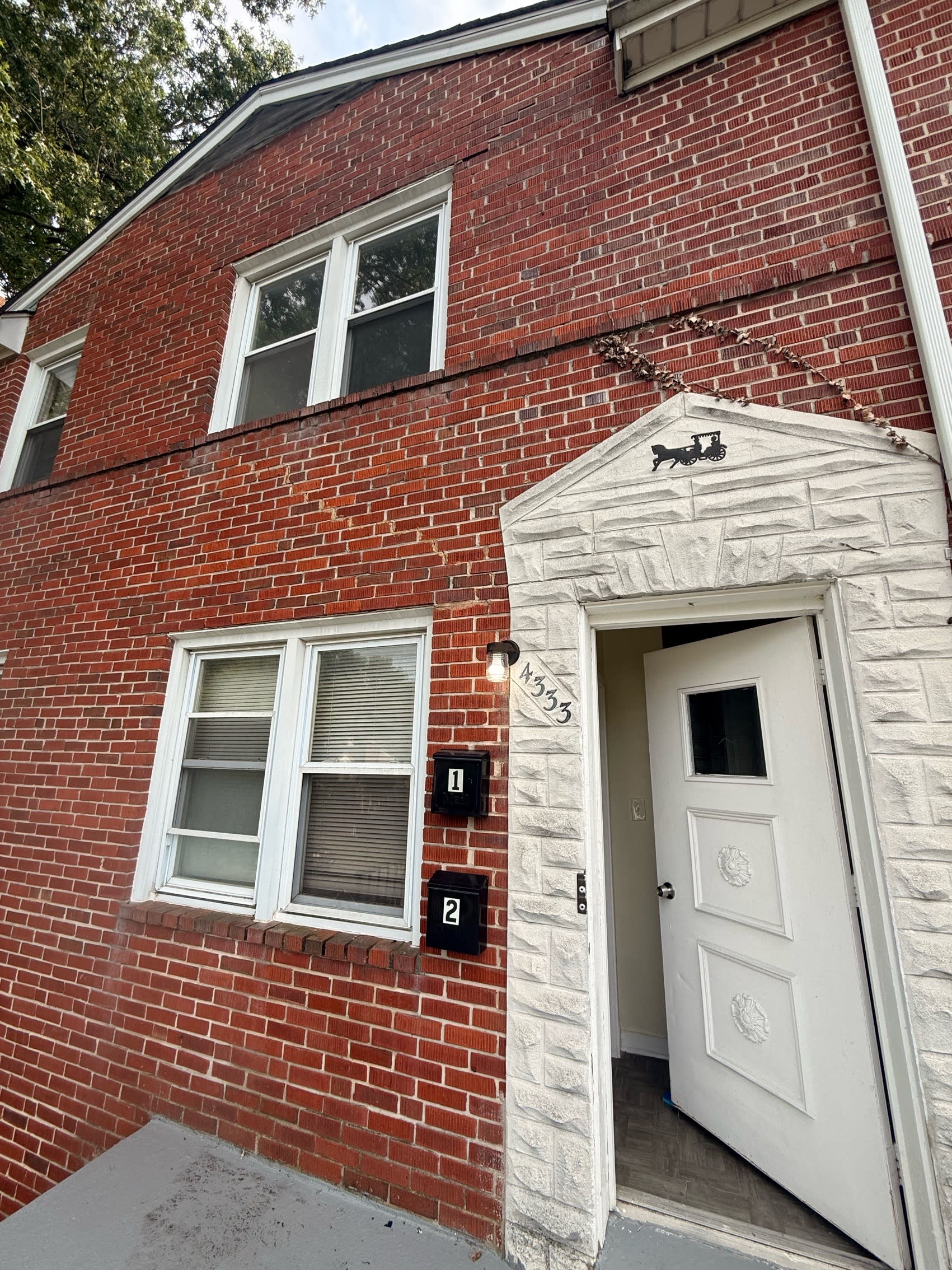 4333 Hamilton Ave 2 – photo 1
