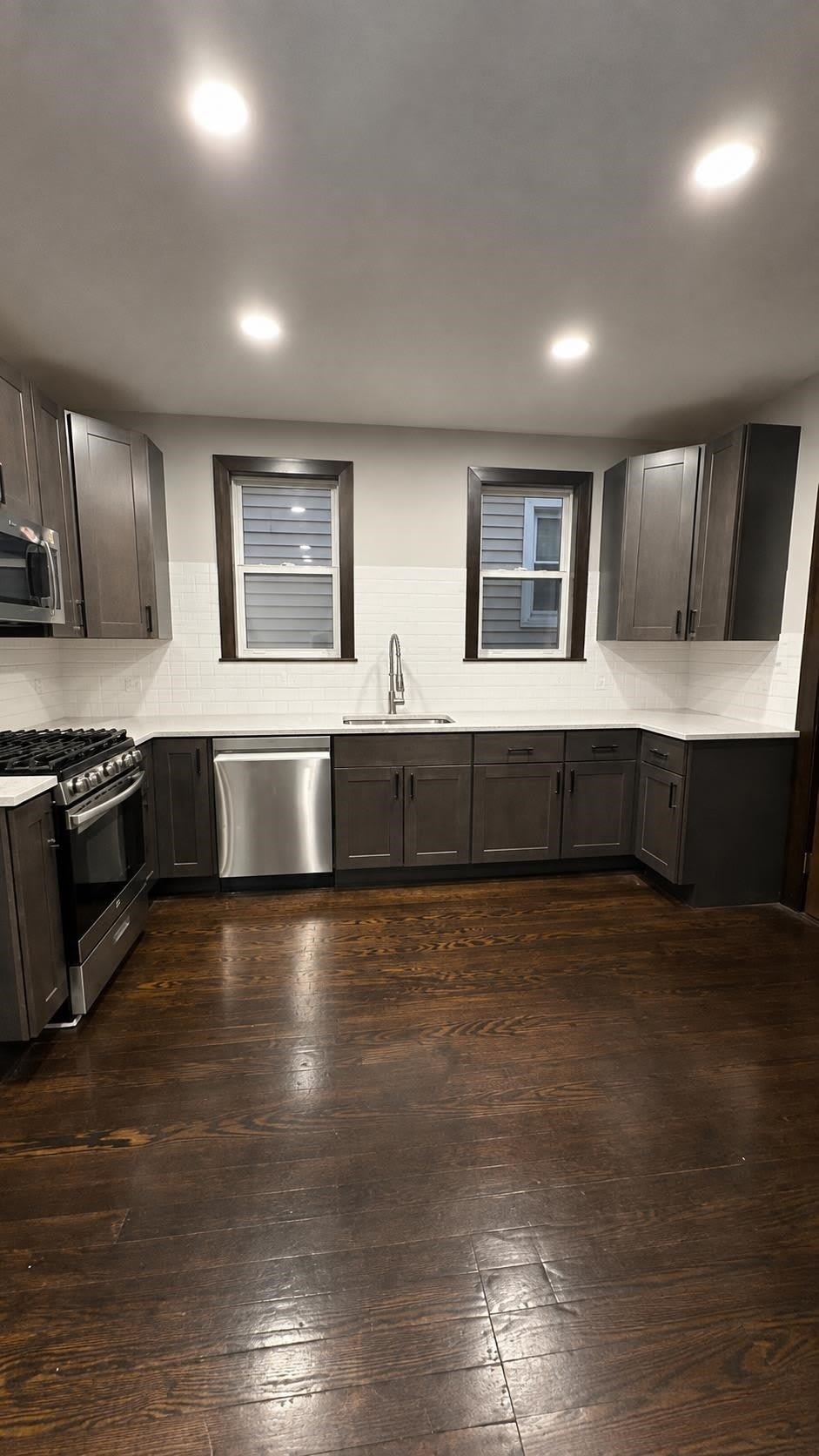 171 W 19TH ST – photo 2