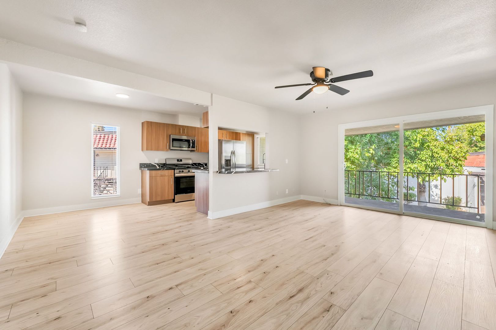 Modern Comfort Minutes from the Heart of Las Vegas! – photo 4