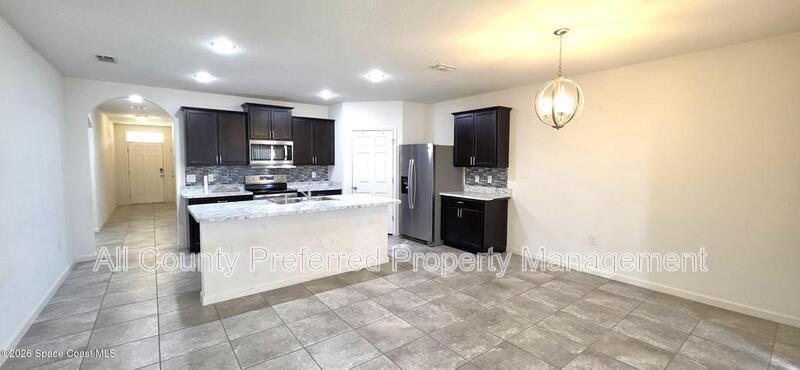 242 Guinevere Drive SW – photo 2