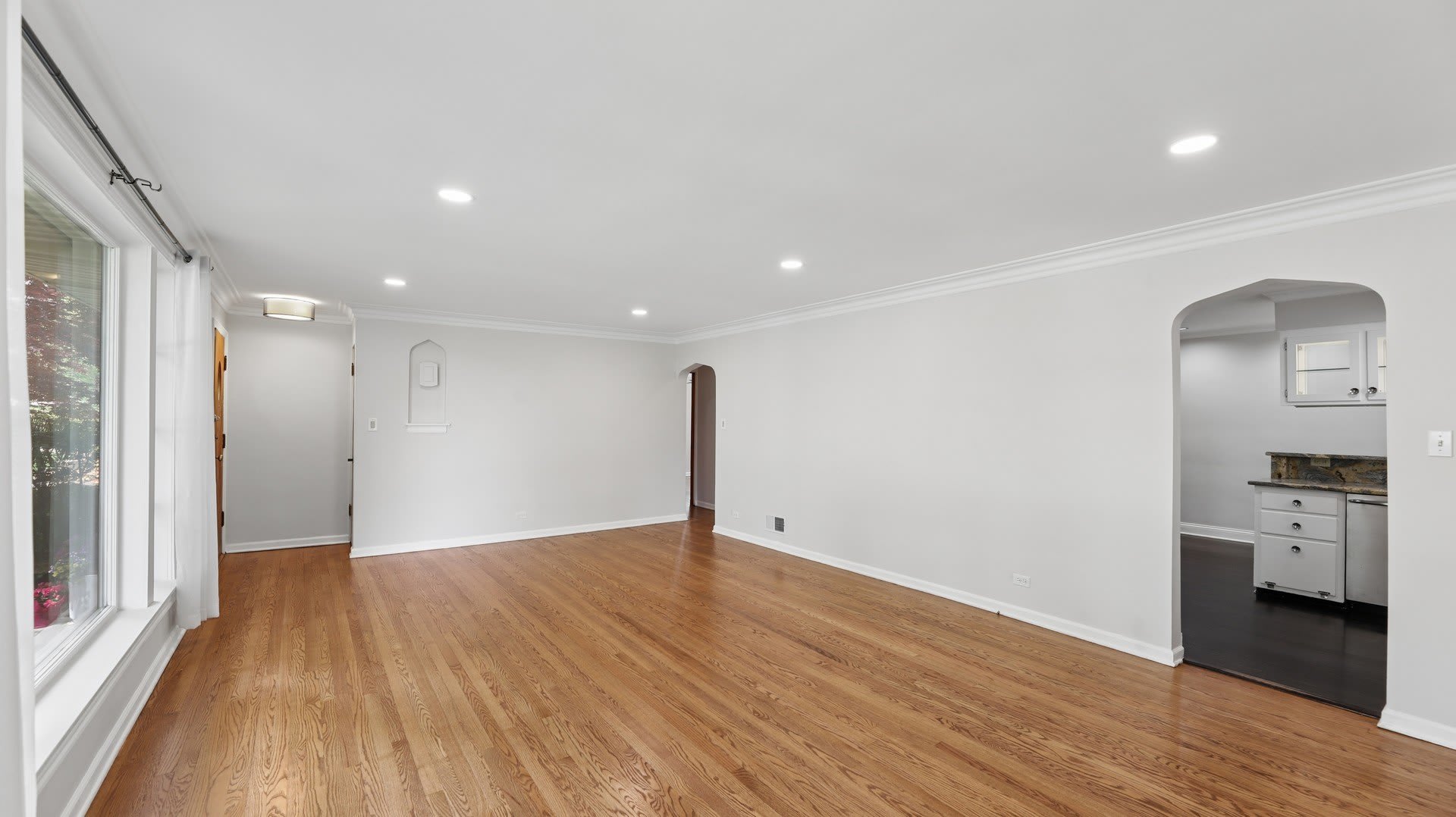 893 S Poplar Avenue – photo 3