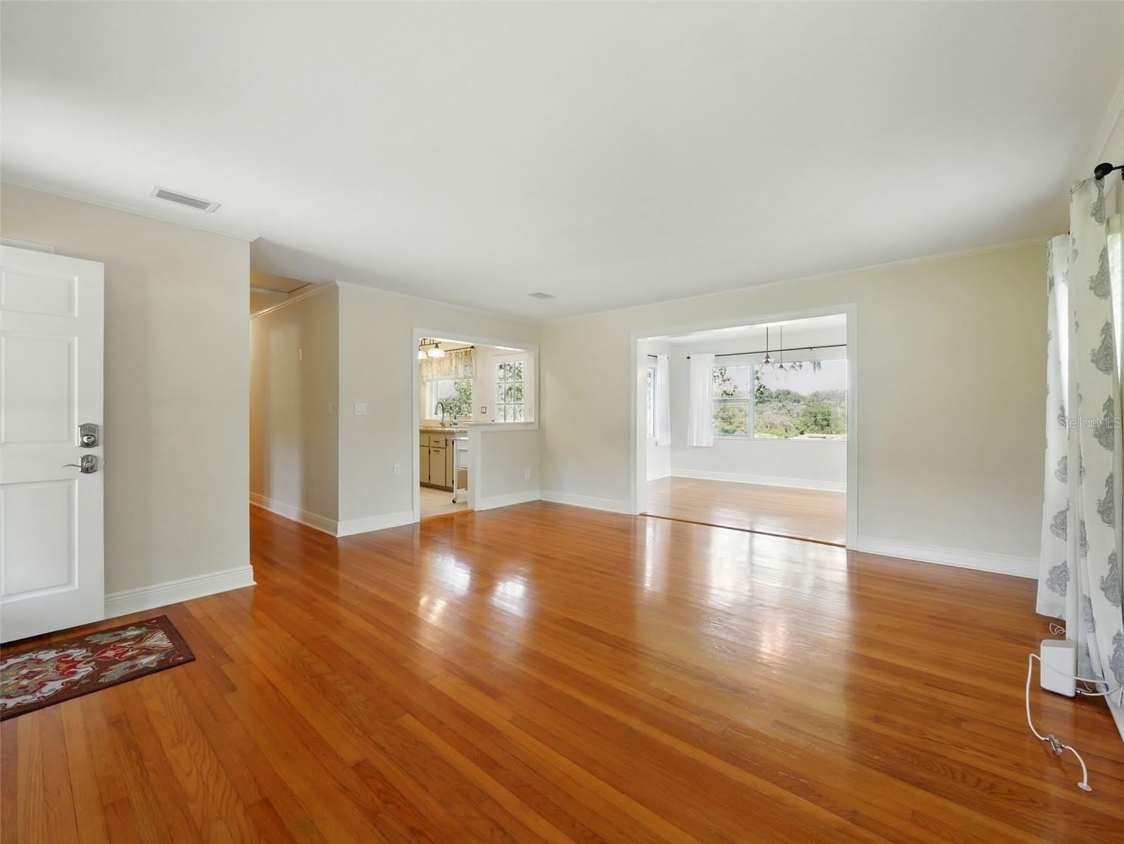1426 CRESTVIEW Drive – photo 3