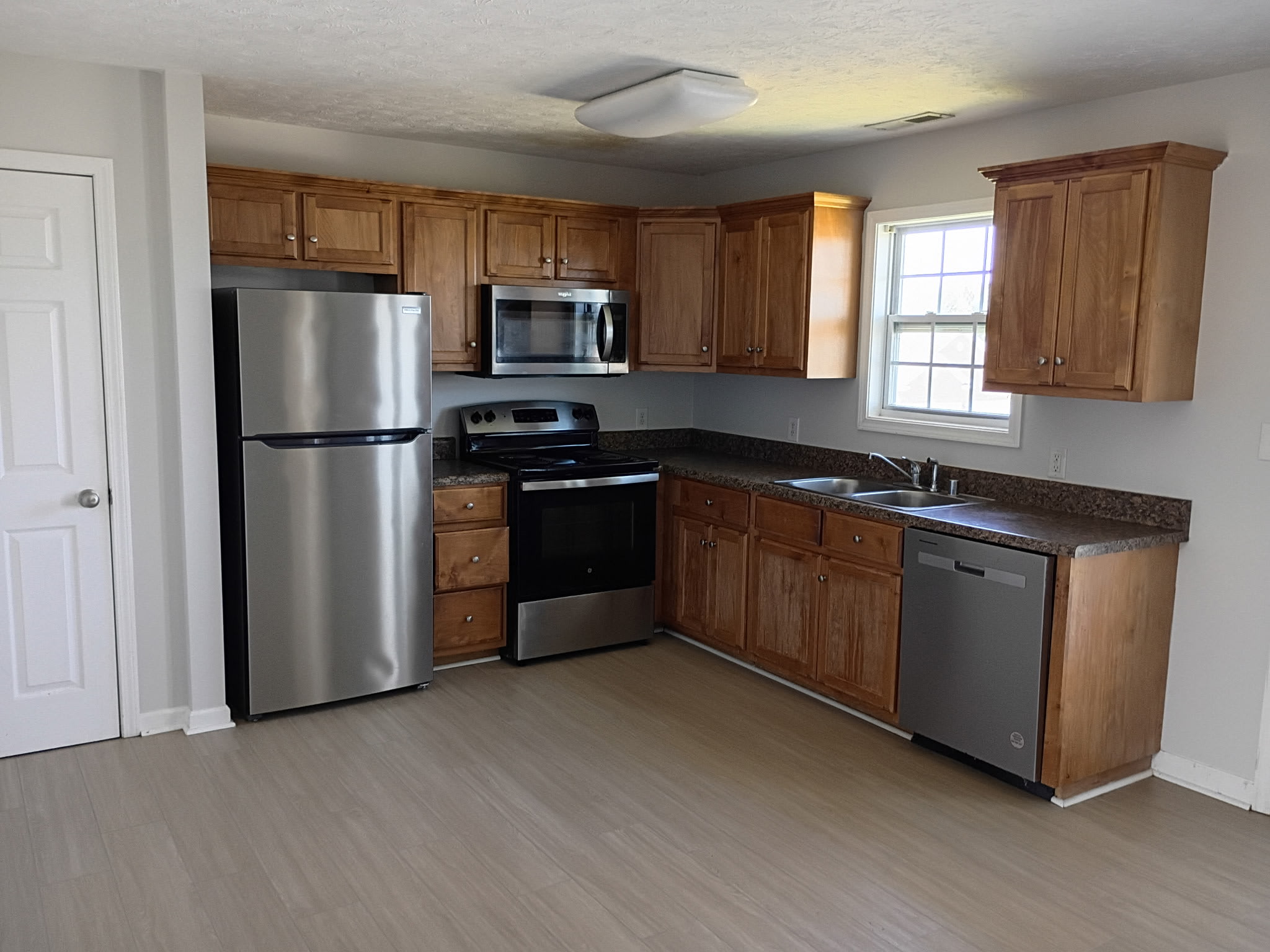 290 Creekwood Avenue – photo 1