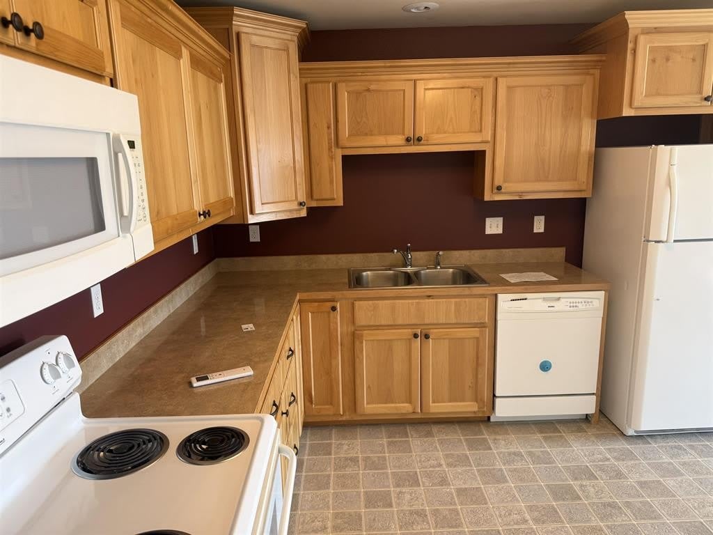 2844 Kent Ave – photo 5