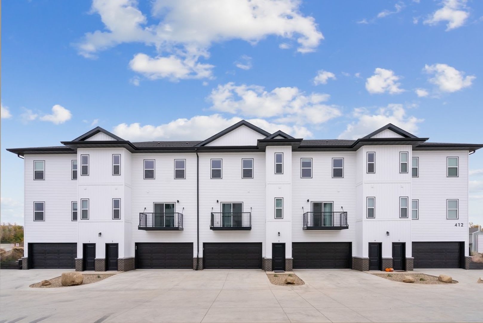 Brand New Condo 3bd 2.5 ba for RENT!! – photo 2