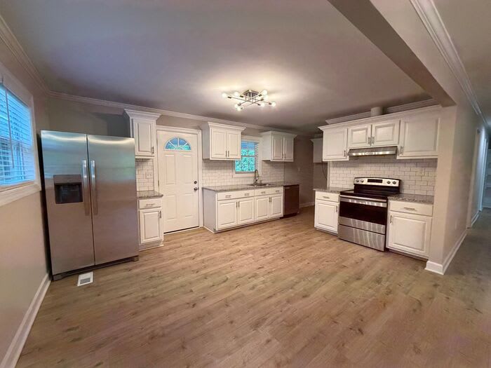 7709 Grand Lillie Drive – photo 3